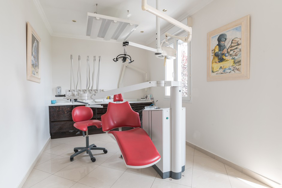 Salle de soins dentaire du Dr Bibas - Dentiste Persan