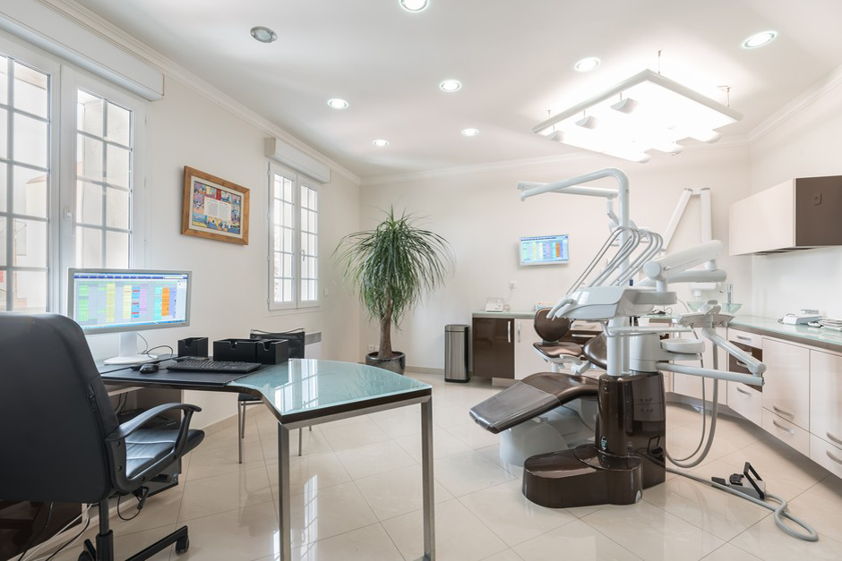 Salle de soins dentaire du Dr Joseph Levy - Dentiste Persan